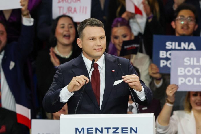 Sławomir Mentzen podczas konwencji wyborczej w Bełchatowie. Foto: PAP