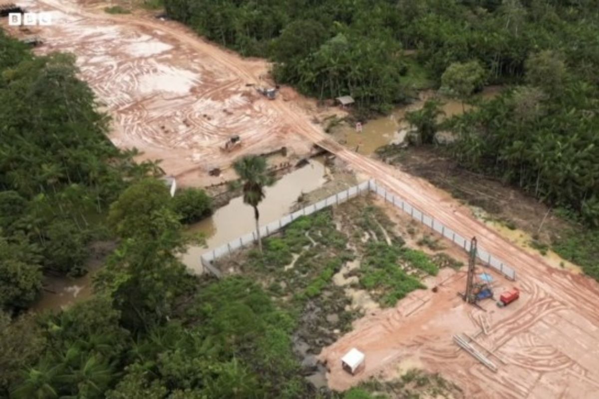 Hipokryzja klimatystów. Autostrada przez Amazonię budowana na szczyt klimatyczny [FOTO/VIDEO]