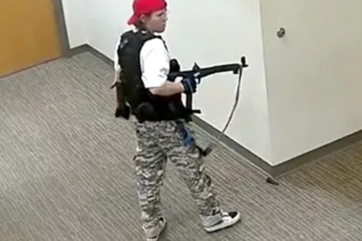 Dotarli do pamiętnika trans-terrorystki. Chciała „zabić wszystkie białe dzieci”
