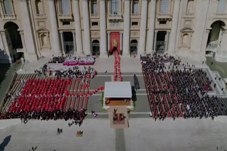 Kadr z papieża Franciszka