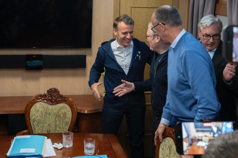 emmanuel macron kokaina pociag do kijowa