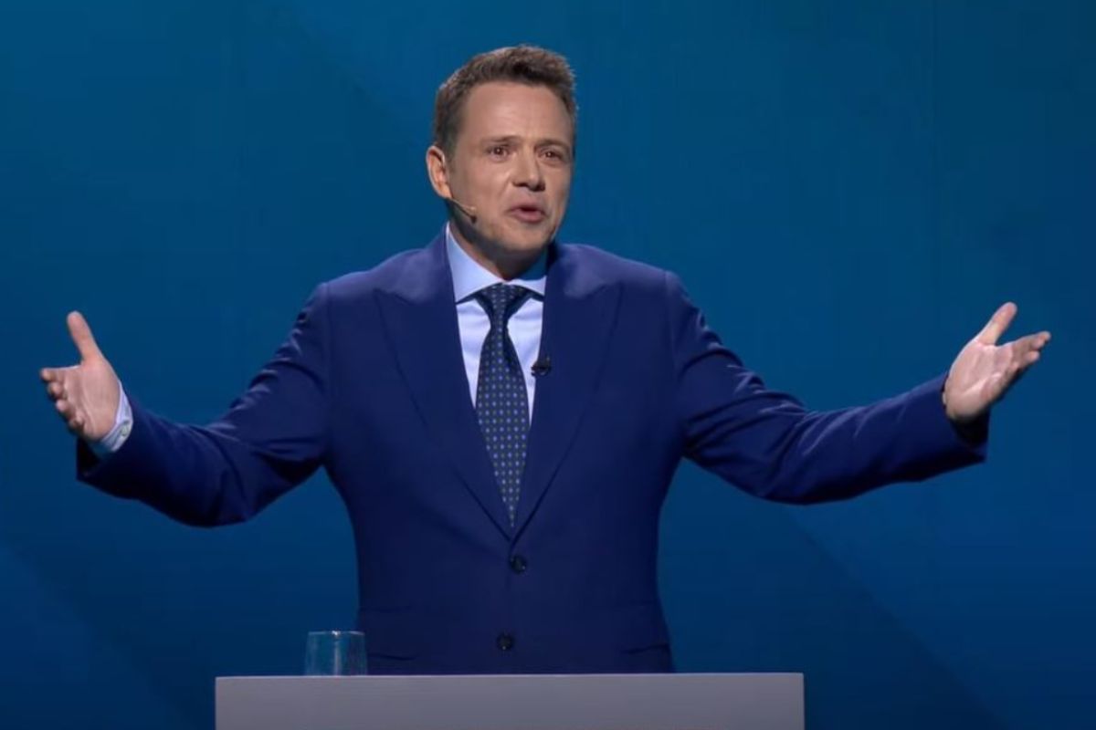 Unia Europejska grała na zwłokę. Tak Bruksela miała pomagać Trzaskowskiemu