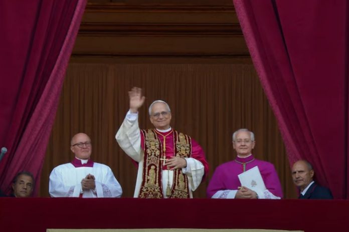 Kard. Robert Prevost nowym papieżem. Przyjął imię Leona XIV.