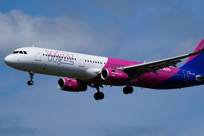 Samolot WizzAir.