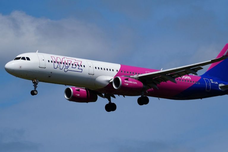 Samolot WizzAir.