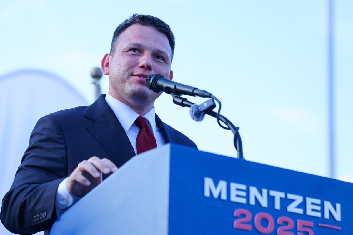 Mentzen: PO i PiS osłabiają Polskę wywołując radość w Moskwie i Berlinie