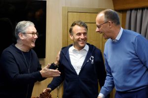 Premier Wielkiej Brytanii Keir Starmer, prezydent Francji Emmanuel Macron, kanclerz Niemiec Friedrich Merz. Foto: PAP/EPA