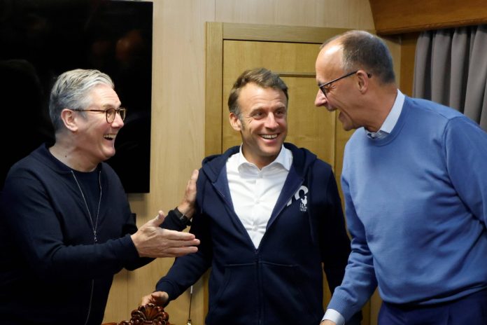 Premier Wielkiej Brytanii Keir Starmer, prezydent Francji Emmanuel Macron, kanclerz Niemiec Friedrich Merz. Foto: PAP/EPA