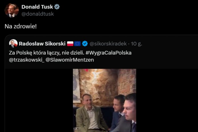 Donald Tusk jest najwyraźniej zadowolony z piwa Trzaskowskiego i Sikorskiego z Mentzenem. Foto: print ascreen X