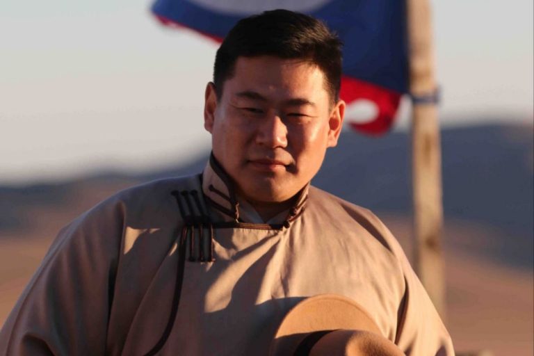 Luvsannamsrain Oyun-Erdene