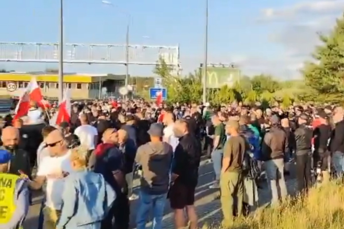 Gdzie do cholery jest ten rząd?! Ostro na zachodniej granicy. Polacy zatrzymali imigrantów – a potraktowano gazem protestujących.