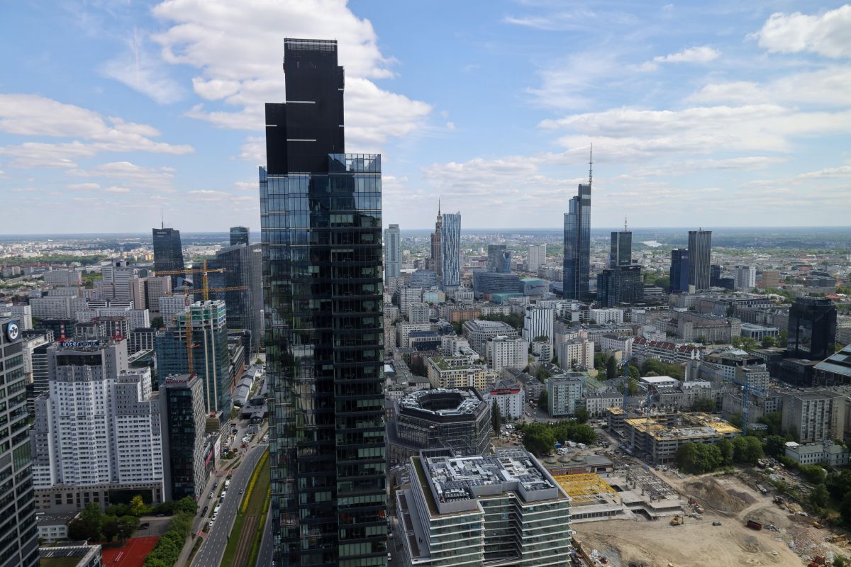 Nocna prohibicja w Warszawie. Mieszkańcy stolicy: „Hańba!”