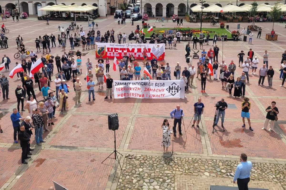 Protest przeciwko migracji. Uczestniczka wyraziła niepoprawny politycznie pogląd. Prokuratura wszczęła śledztwo