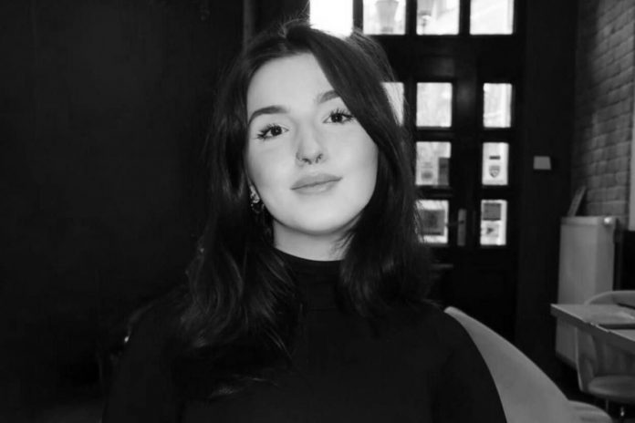 Nie żyje brutalnie napadnięta przez imigranta Klaudia z Torunia. Foto: X