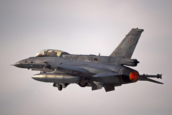 F-16 w powietrzu. Zdjęcie ilustracyjne. /Foto: Pixabay