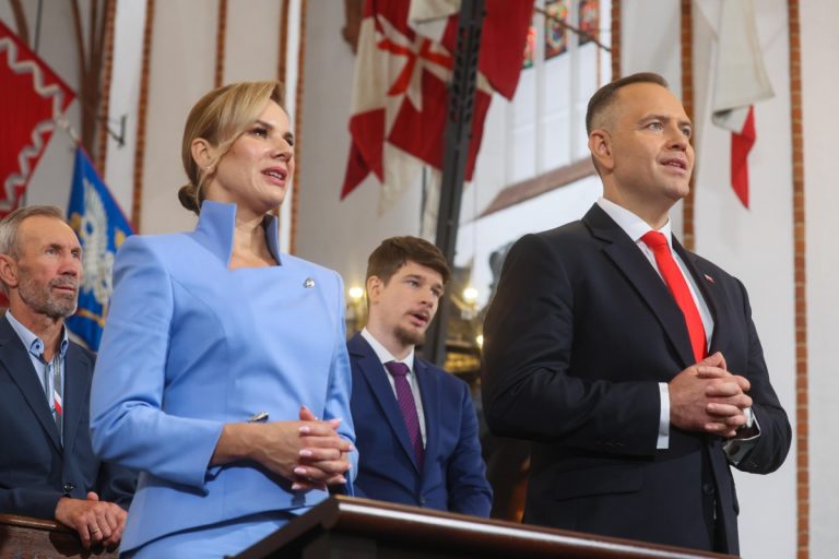 Uroczystość zaprzysiężenia Prezydenta RP Karola Nawrockiego. Prezydent Karol Nawrocki z małżonką Martą Nawrocką uczestniczyli w mszy świętej w intencji Ojczyzny i Prezydenta RP, w Bazylice Archikatedralnej p.w. Męczeństwa św. Jana Chrzciciela w Warszawie. Foto: PAP