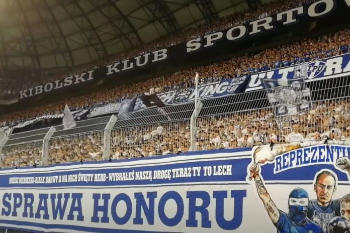 Kibice Lecha Poznań podczas meczu z Crveną Zvezdą Belgrad.