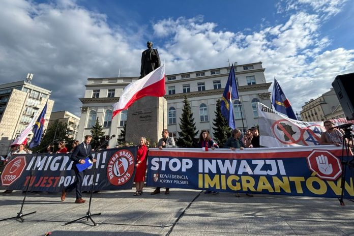 Zorganizowany przez Koronę Konfederacji Polskiej Grzegorz Brauna marsz „Stop Inwazji Imigrantów