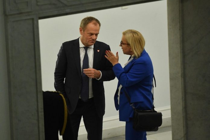 Premier Donald Tusk i minister klimatu i środowiska Paulina Hennig-Kloska.