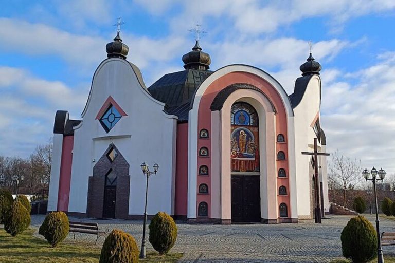 Cerkiew greckokatolicka Zaśnięcia Najświętszej Maryi Panny w Legnicy