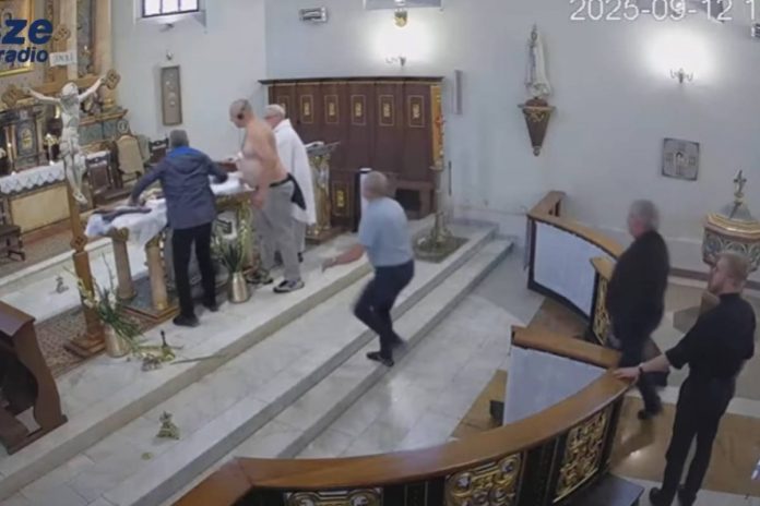 Pijany 47-latek wtargnął do kościoła w Mieścisku i zdemolował wnętrze.