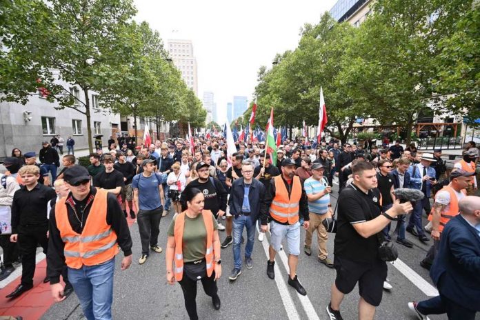 Marsz antyimigrancki w Warszawie.