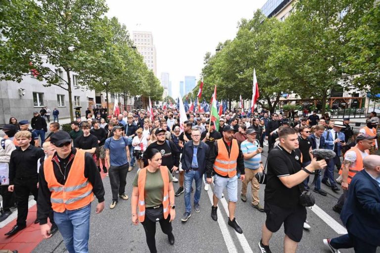 Marsz antyimigrancki w Warszawie.