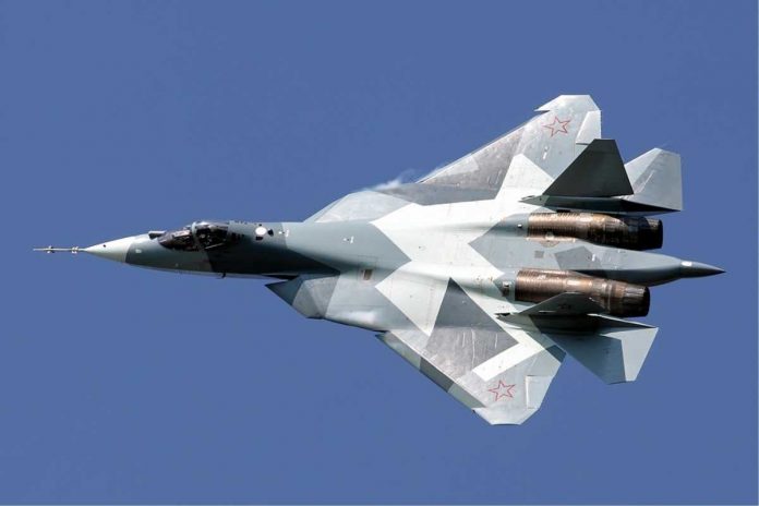 Rosyjski myśliwiec. Prototyp T-50 na pokazach MAKS 2011. /