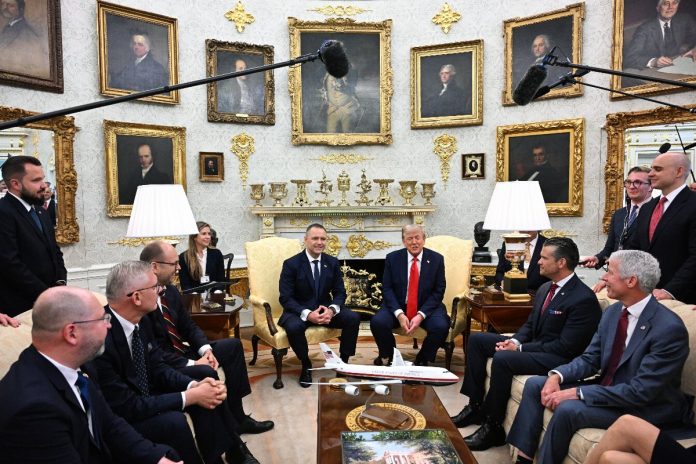 Karol Nawrocki oraz Donald Trump.
