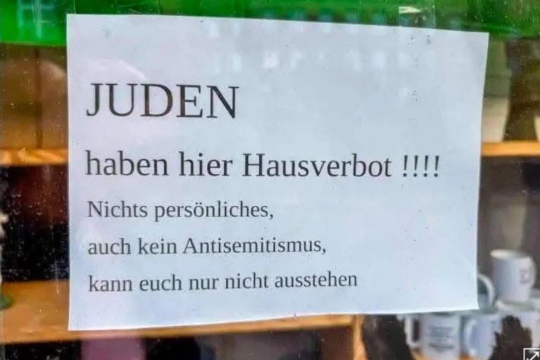 Kartka na drzwiach sklepu Hansa Veltena Reischa w Niemczech: "Żydzi maja tu zakaz wstępu!!!! To nic osobistego, to też żaden antysemityzm, po prostu was nieznoszę."