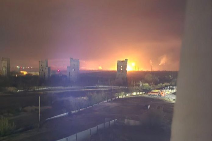 Atak na rosyjską rafinerię w Saratowie. Foto: X