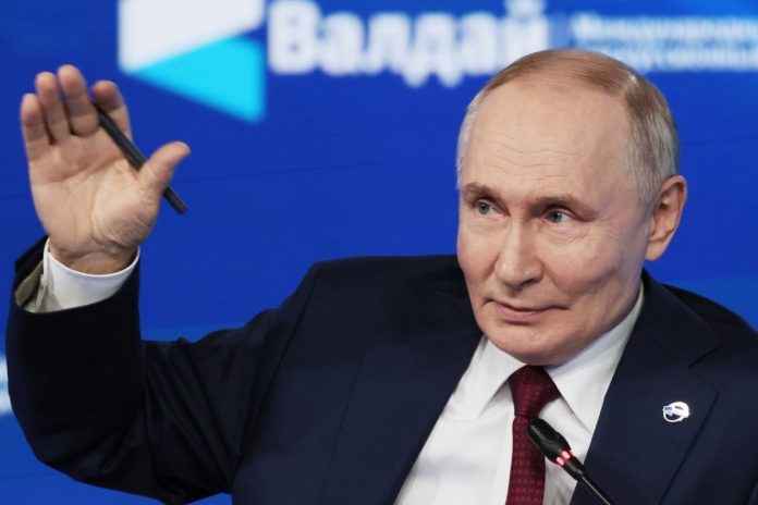 Prezydent Federacji Rosyjskiej Władimir Putin na spotkaniu Klubu Wałdajskiego. Foto: PAP/EPA