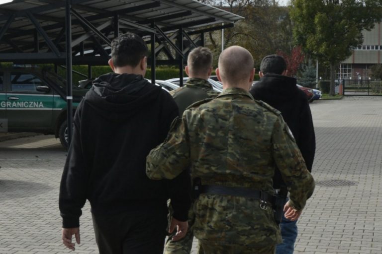 sg straz graniczna kolumbijczycy studenci