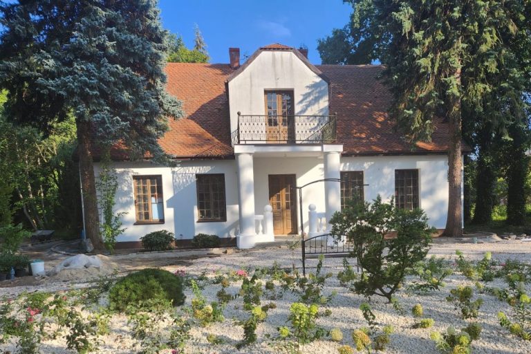 Dworek kupiony w ramach programu "Willa plus"