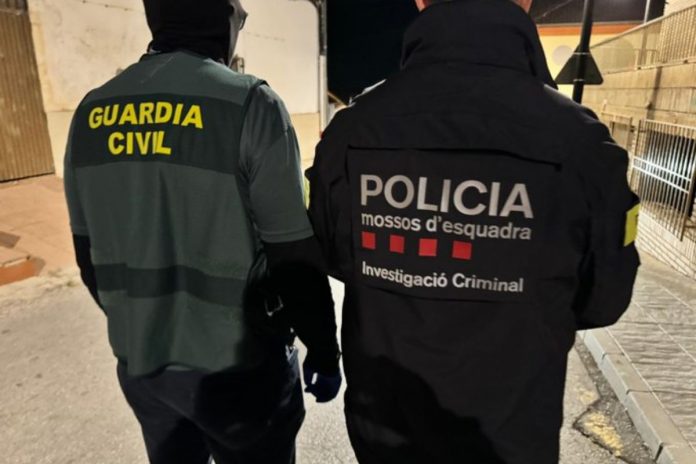 Hiszpańska gwardia cywilna oraz policja