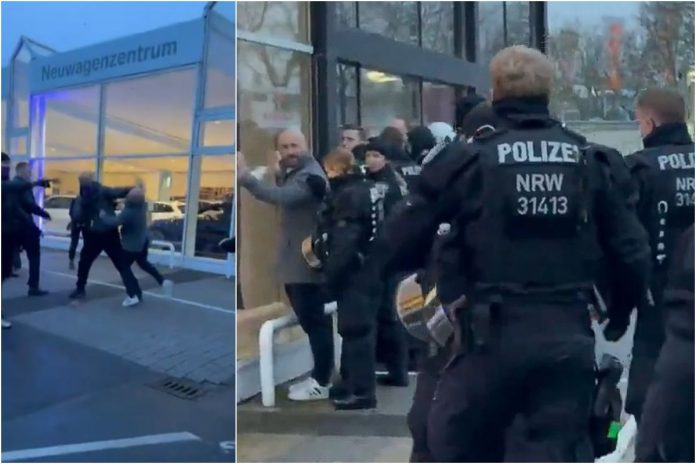 Julian Schmidt, poseł z AfD pobity.