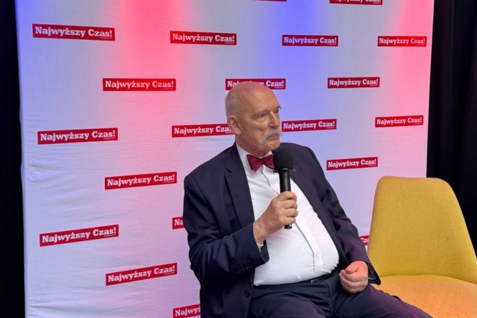 Janusz Korwin-Mikke podczas XVII Konferencji Prawicy Wolnościowej.