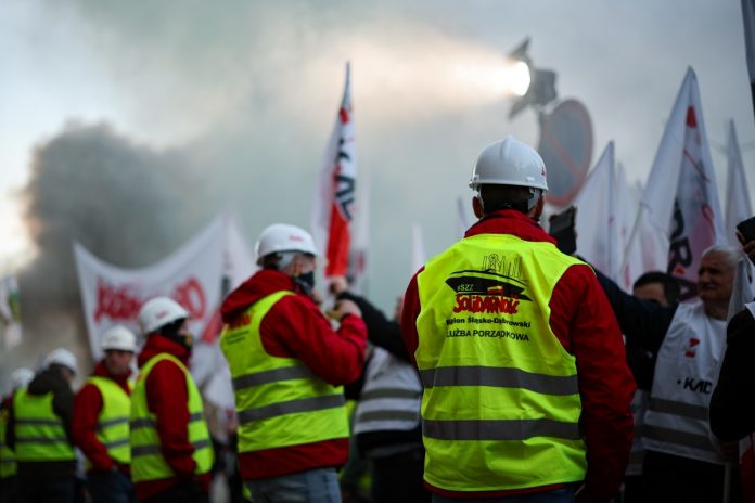 solidarnosc zwiazek zawodowy zwiazkowcy gornicy protest