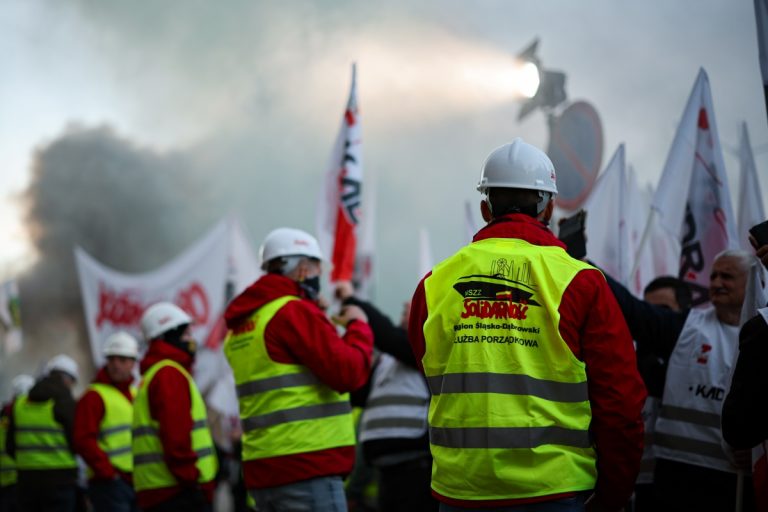 solidarnosc zwiazek zawodowy zwiazkowcy gornicy protest