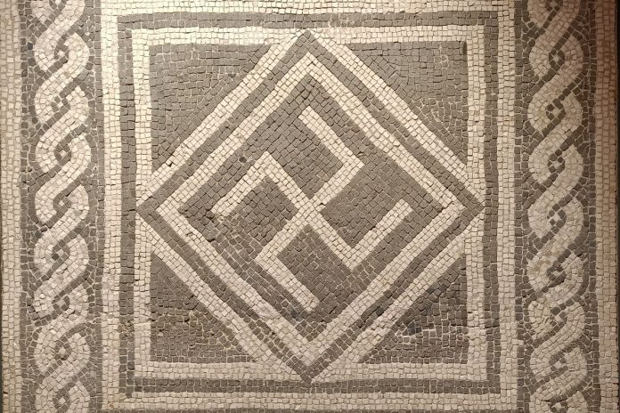 Swastyka na starożytnej mozaice