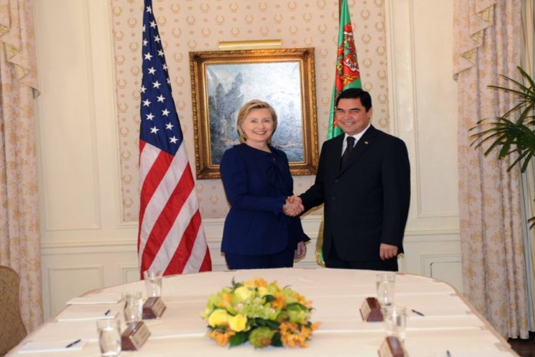 TEN kraj ma nowy banknot z „Przywódcą narodu” w pozie Napoleona