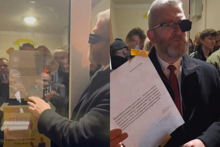 NCZAS.INFO | Grzegorz Braun podczas Targów Książki Bez Cenzury, zapowiedział wyjaśnienei sprawy decyzji prezydenta miasta Zielona Góra, któy w trakcie trwania imprezy wypowiedział umowę organizatorom. Foto: X