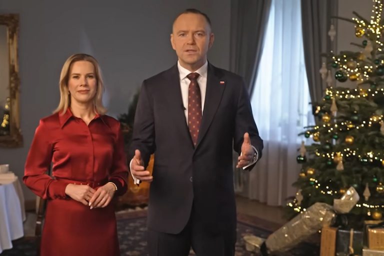 Prezydencka para składa bożonarodzeniowe życzenia. / Foto: screen (YT)