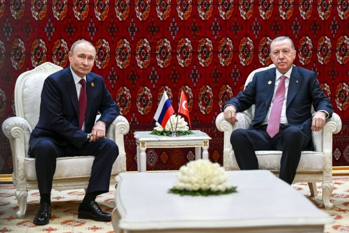 NCZAS.INFO | Prezydent Rosji Władimir Putin i prezydent Turcji Recep Tayyip Erdogan. Foto: PAP/EPA