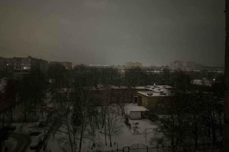 NCZAS.INFO | Przedmieścia Moskwy pogrążone w ciemnościach po ataku ukraińskich dronów. Foto: X