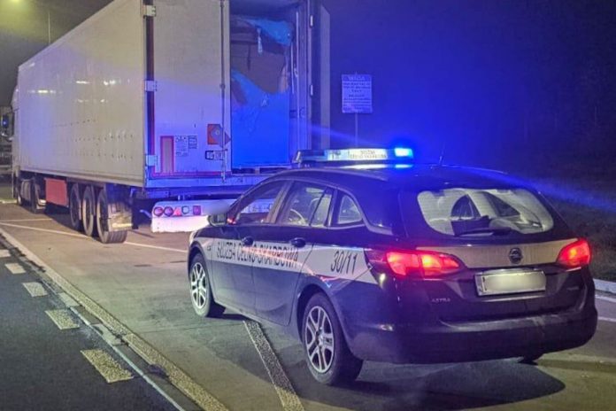 sluzba-celno-skarbowa-s3-ciezarowka-nczas s3 ciezarowka sluzba celno-skarbowa