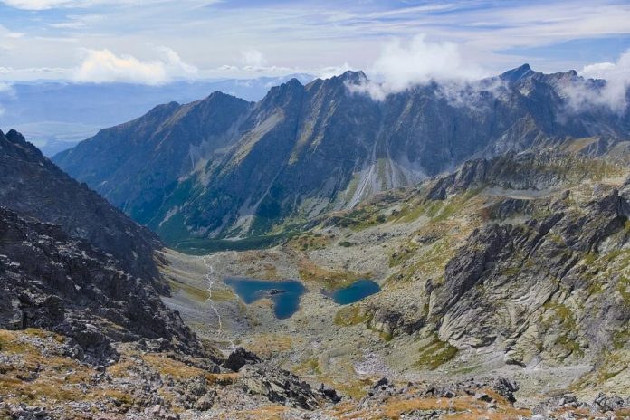 NCZAS.INFO | Tatry. Dolina Żabia Mięguszowiecka, widok spod Rysów. Zdjęcie ilustracyjne. Źródło: wikimedia/Adrian Tync