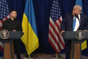 Zełenski i Trump po spotkaniu w Mar-a-Lago.