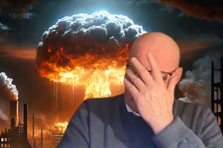 Jasnowidz Krzysztof Jackowski oraz grzyb atomowy.