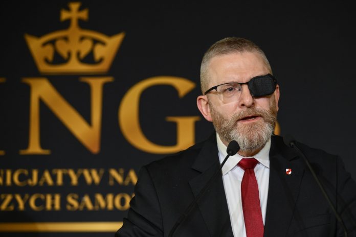 NCZAS.INFO | Grzegorz Braun na Kongresie Inicjatyw Narodowych, Gospodarczych i Samorządowych KINGS. Foto: PAP